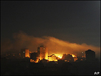 Cidade de Gaza é alvo de ataques isralenses (AP)