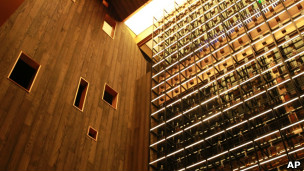 Johnnie Walker的铜雕