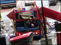 Saldırı düzenlenen otobüs