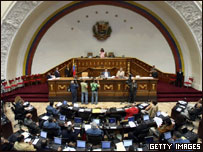 Deputados em votação na Assembléia Nacional da Venezuela