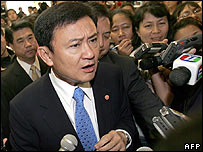 Thủ tướng Thaksin Shinawatra trước báo giới