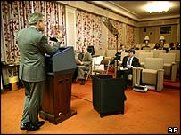 Bush ensaia o Discurso do Estado da União no cinema da Casa Branca