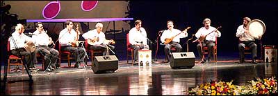 گروه ارغنون به خوانندگی حسام الدين سراج 