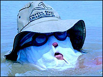 Martin Strel com sua máscara