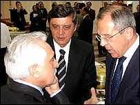 ضمیر کابلوف سفیر روسیه در کابل (وسط) در کنار سرگئی لاوروف و دادفر اسپنتا وزیران خارجه روسیه و افغانستان