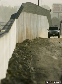 Muro na fronteira entre EUA e México