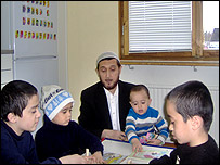 Обидхон қори фарзанд ва неваралари даврасида