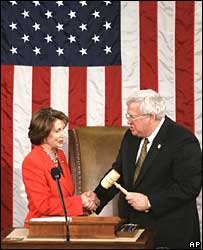 دنيس هسترت و نانسی پلوسی