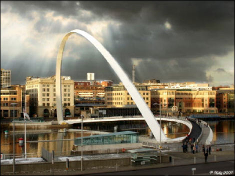Gateshead Millennium Bridge. Photo: Paula Kelly