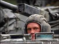 Soldado russo em Igoeti, uma cidade georgiana