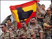 Soldados espanhóis deixando o Iraque