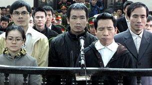 Hình ảnh phiên tòa ở Nghệ An