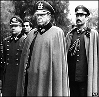 Pinochet e outros generais durante a ditadura chilena