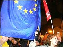 Французи святкують своє Non