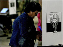 Eleitora vota no Rio de Janeiro