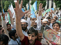 परवेज़ मुशर्रफ़ का विरोध