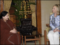 Clinton meets Jayalalitha 
