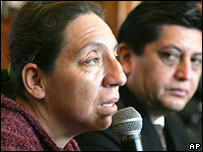 A peruana Judith Rivera, que foi contaminada com o vírus HIV após receber transfusão de sangue