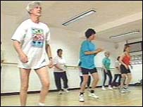 A pesquisa destaca os benefícios do exercício