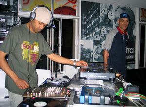 L Double puts on a hot track