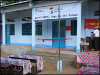 Một trường học xây với tiền trợ giúp của Hội từ thiện Hoa Hướng Dương 