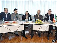 مراسم معرفی محمد رضا خاتمی به عنوان معاون اول آينده معين؛ از راست به چپ: محمد رضا خاتمی، مصطفی معين، سعيد حجاريان، عليرضا رجايی و حميد رضا جلايی پور