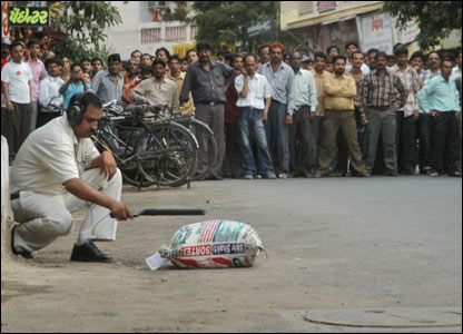 احمدآباد دھماکے