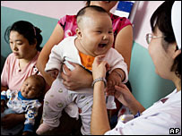 Mães e bebês na China. Foto: AP.