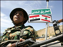 Lübnan'daki bir Suriye askeri