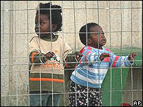 Filhos de imigrantes subsaarianos presos tentando entrar na Espanha