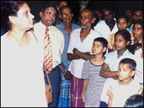 President Kumaratunga meeting tsunami victims