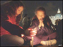 دخترها برای پاپ دعا می خوانند