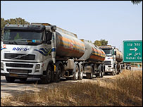 Xe chở dầu vào Gaza