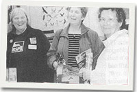 Rhai o'r aelodau gyda Janet yn y Warchodfa Adar yn Llyn Efyrnwy