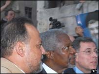 از راست به چپ: سينيوره، عنان و يک نماينده پارلمان لبنان از گروه حزب الله