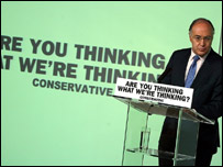 Ông Howard đổi khẩu hiệu của đảng giữa kỳ vận động