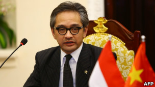 Ngoại trưởng Marty Natalegawa thăm Việt Nam hồi tháng Bẩy năm 2012