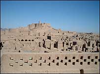 زلزله بم ارگ دو هزار ساله اين شهر را نيز تخريب کرد