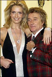 Casamento de Rod Stewart e Penny Lancaster deve acontecer na Escócia