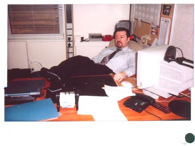 Ricky Gervais gets into character