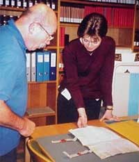 Bryan Davies - manylion ar waelod yr erthygl