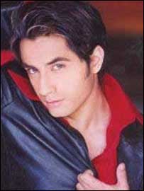 پاکستانی گلوکار علی ظفر