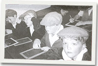 Ysgrifennu ar lechen yn Llanystumdwy