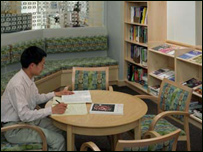 کتابخانه کوچک در خانه