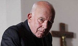 John Shrapnel as Cardinal Bukovak