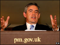 Gordon Brown em entrevista coletiva