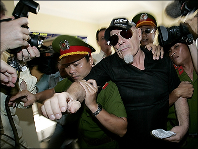 Đối diện phóng viên