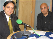 शशि थरुर और संजीव श्रीवास्तव