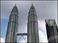 Torres Petrona, da Malásia, o maior edifício do mundo... até esta sexta-feira