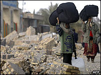 भूकंप से लगभग एक लाख लोग बेघर हो चुके हैं